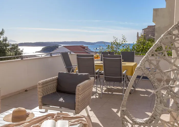 Tasina Apartment